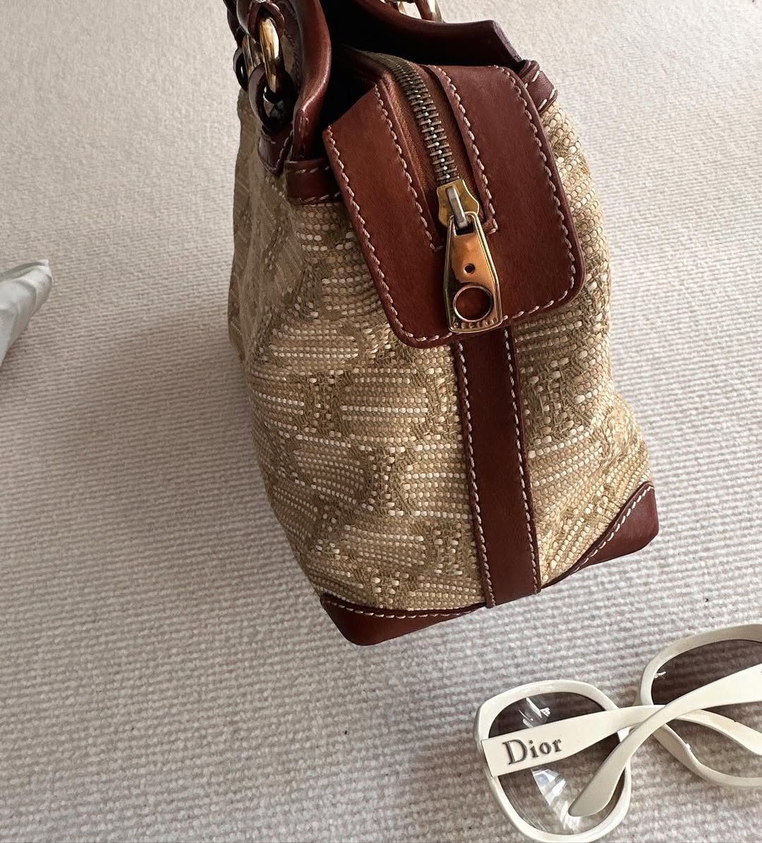 CELINE Raffia Triomphe Handle Bag（Beige × Olive Green）｜Rare Summer-to-Autumn Chic ✨🥐