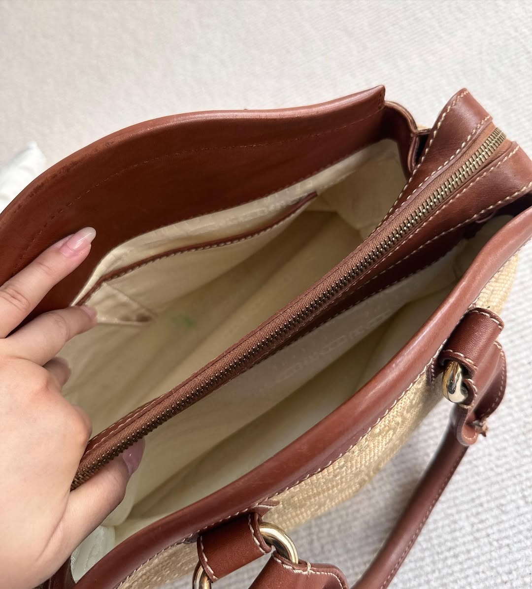 CELINE Raffia Triomphe Handle Bag（Beige × Olive Green）｜Rare Summer-to-Autumn Chic ✨🥐