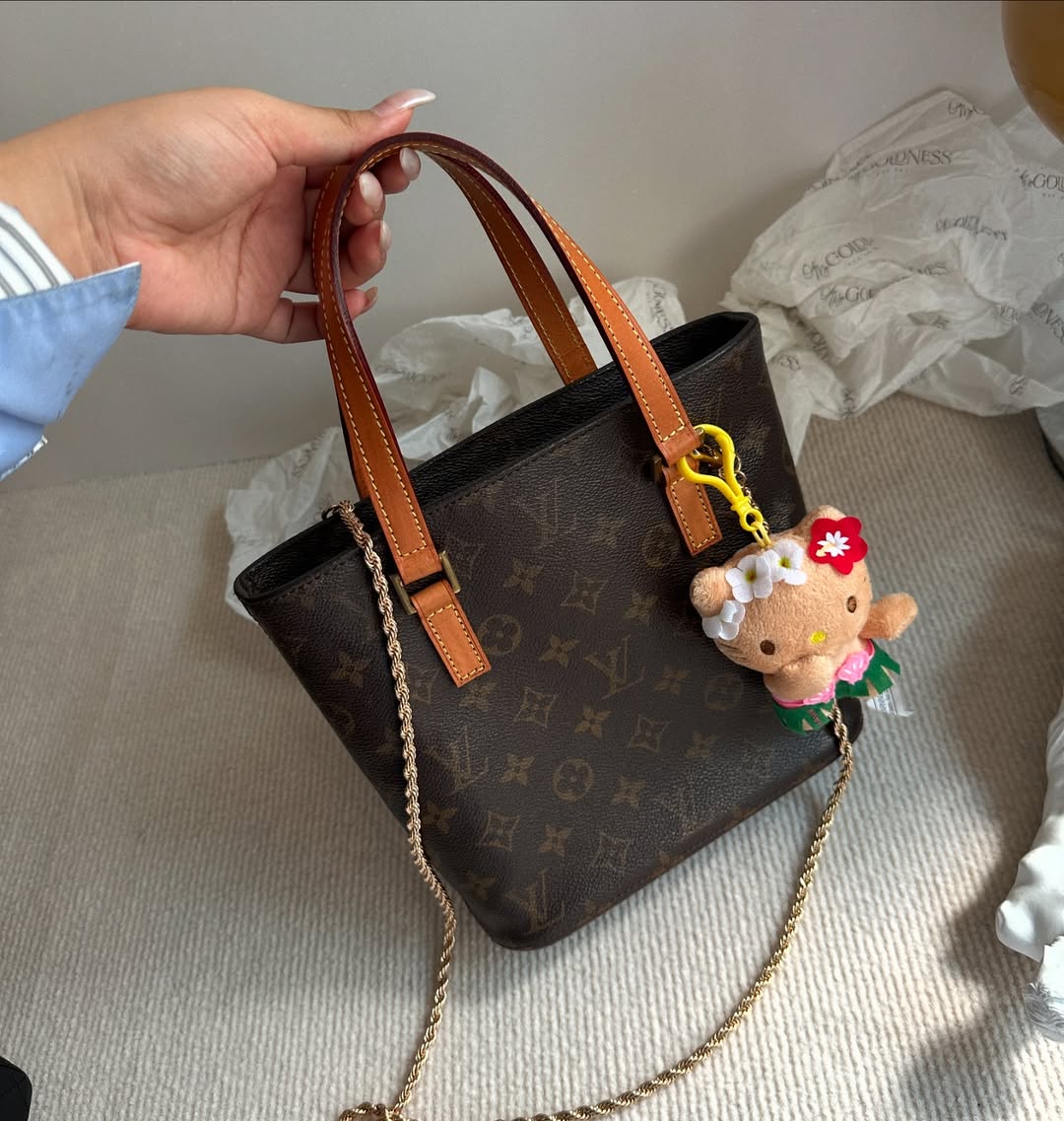 Louis Vuitton Vivian Monogram Tote｜Classic Shape × Convertible Crossbody Option ✨🌺 Timeless & Versatile