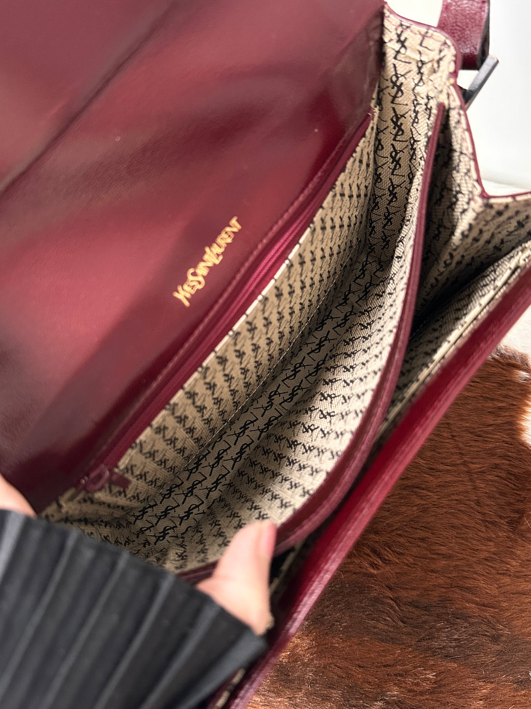 Saint Laurent Lizard Embossed Shoulder Bag ❤️｜Vintage Burgundy Tone・YSL Monogram Interior・Adjustable Strap