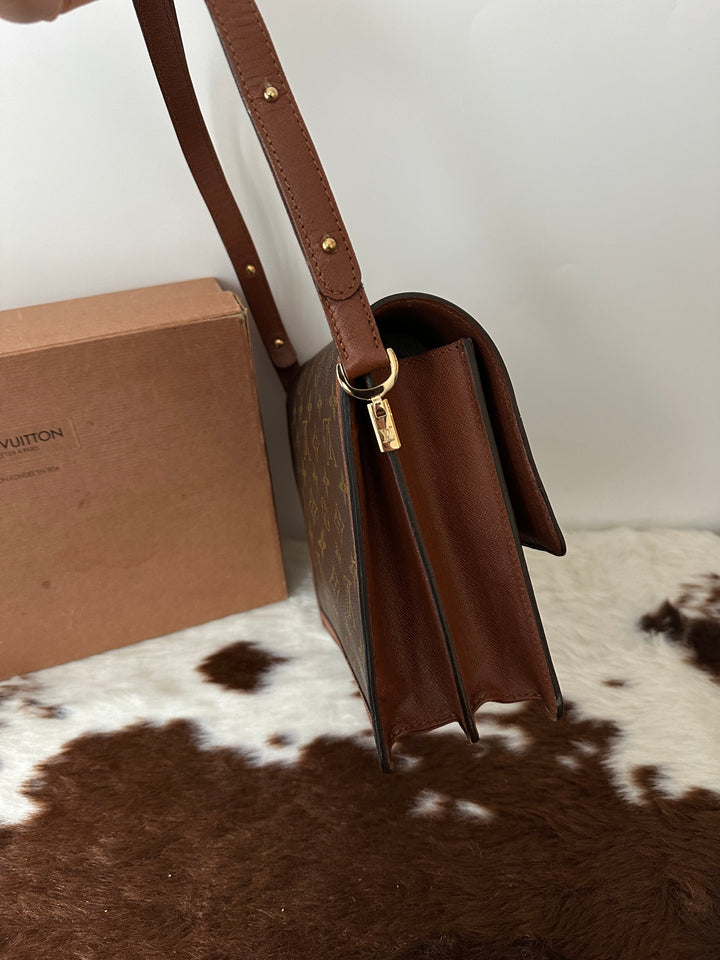Louis Vuitton Monogram Turn Lock Envelope Bag 💌✨