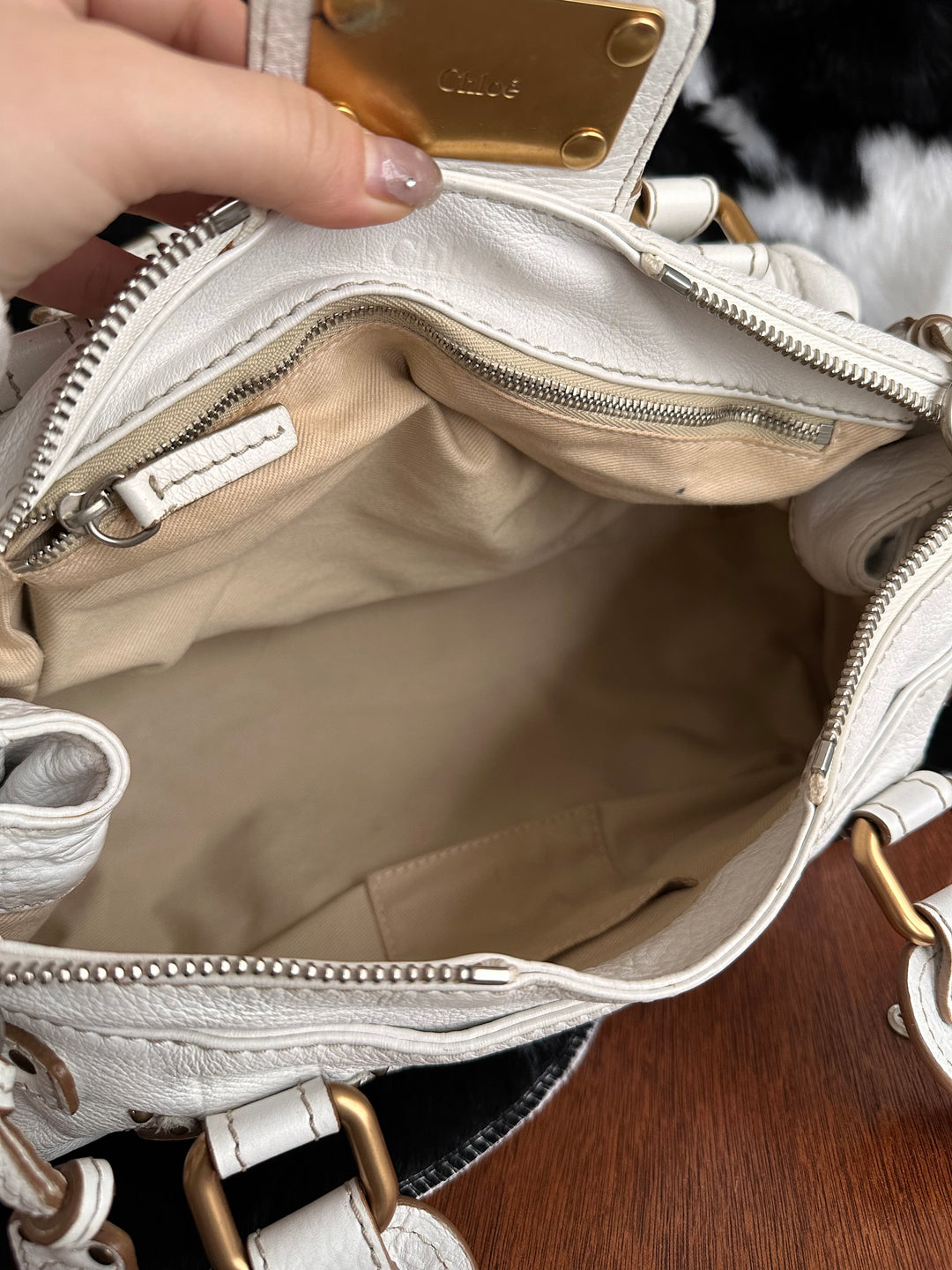 Chloe Padlock Snow White Hobo 🤍✨