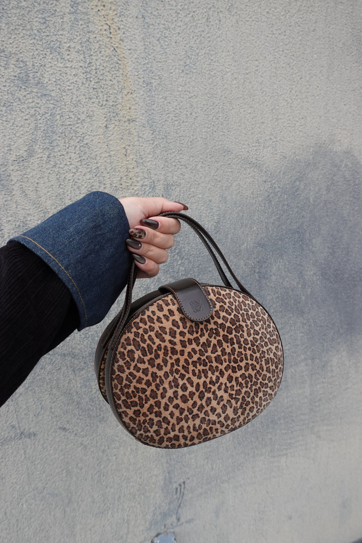 Loewe Leopard Print Egg Bag 🐆🖤｜Rare Archive Piece × Sculptural Silhouette × Collectors’ Edition