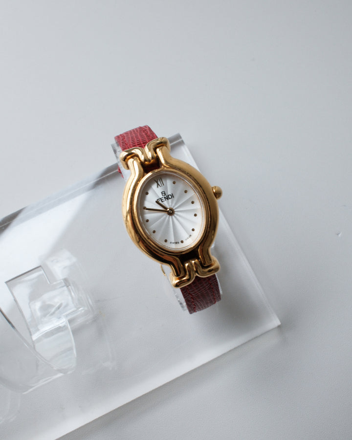 Fendi Oval Case Watch ✨｜Signature Lug Design × Classic Dial × Versatile Styling