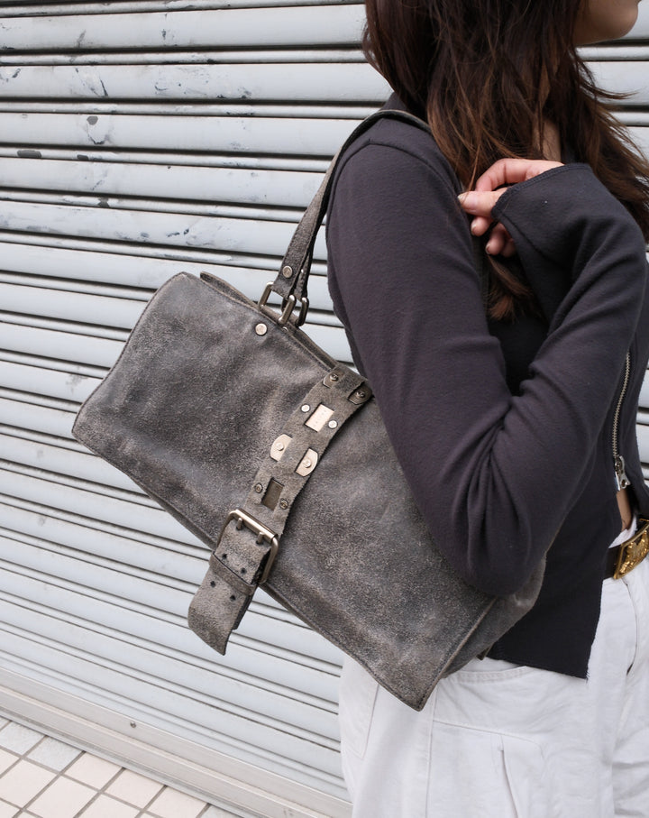 Celine Suede Baguette Bag 🩶｜Moto Buckle Detail・Soft Suede Texture・Effortless Vintage Chic