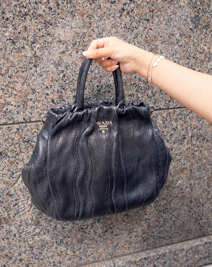 PRADA Pleated Pumpkin Tote Bag 🖤｜Glossy Black Leather × Sculptural Pleats × Custom-Strap Friendly