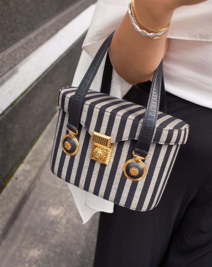 Versace Striped Box Top Handle Bag 🩶🖤｜Striped Fabric × Medusa Sun Hardware × Boxy Vintage Shape✨