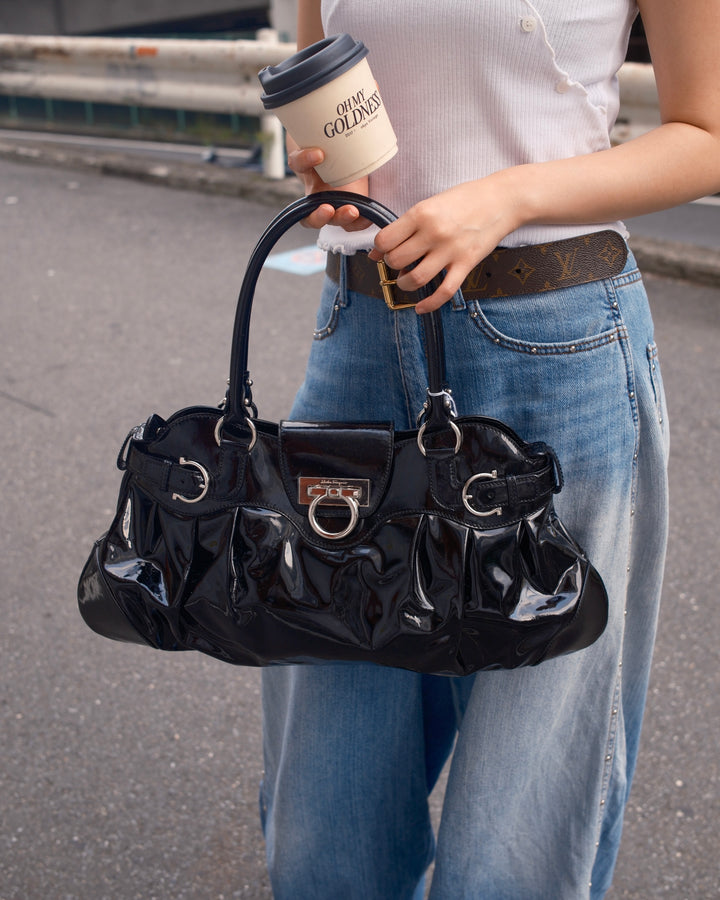 Ferragamo Patent Leather Hobo Bag 🖤✨｜Full Set × City Bag Style × Everyday Capacity
