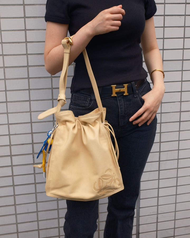 LOEWE Cream Nappa Drawstring Pouch Bag 💛｜Soft Nappa Leather × Corner Logo Detail × Lightweight Styling