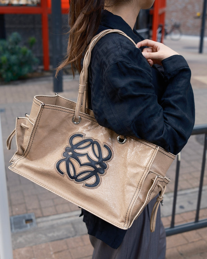 Loewe Double Faced Shoulder Bag 🤎｜Waxed Leather Texture × Reversible Styling × Laptop Friendly