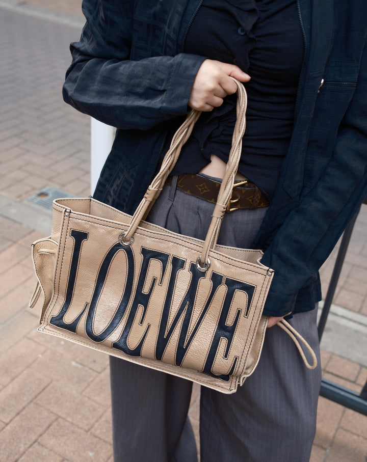 Loewe Double Faced Shoulder Bag 🤎｜Waxed Leather Texture × Reversible Styling × Laptop Friendly