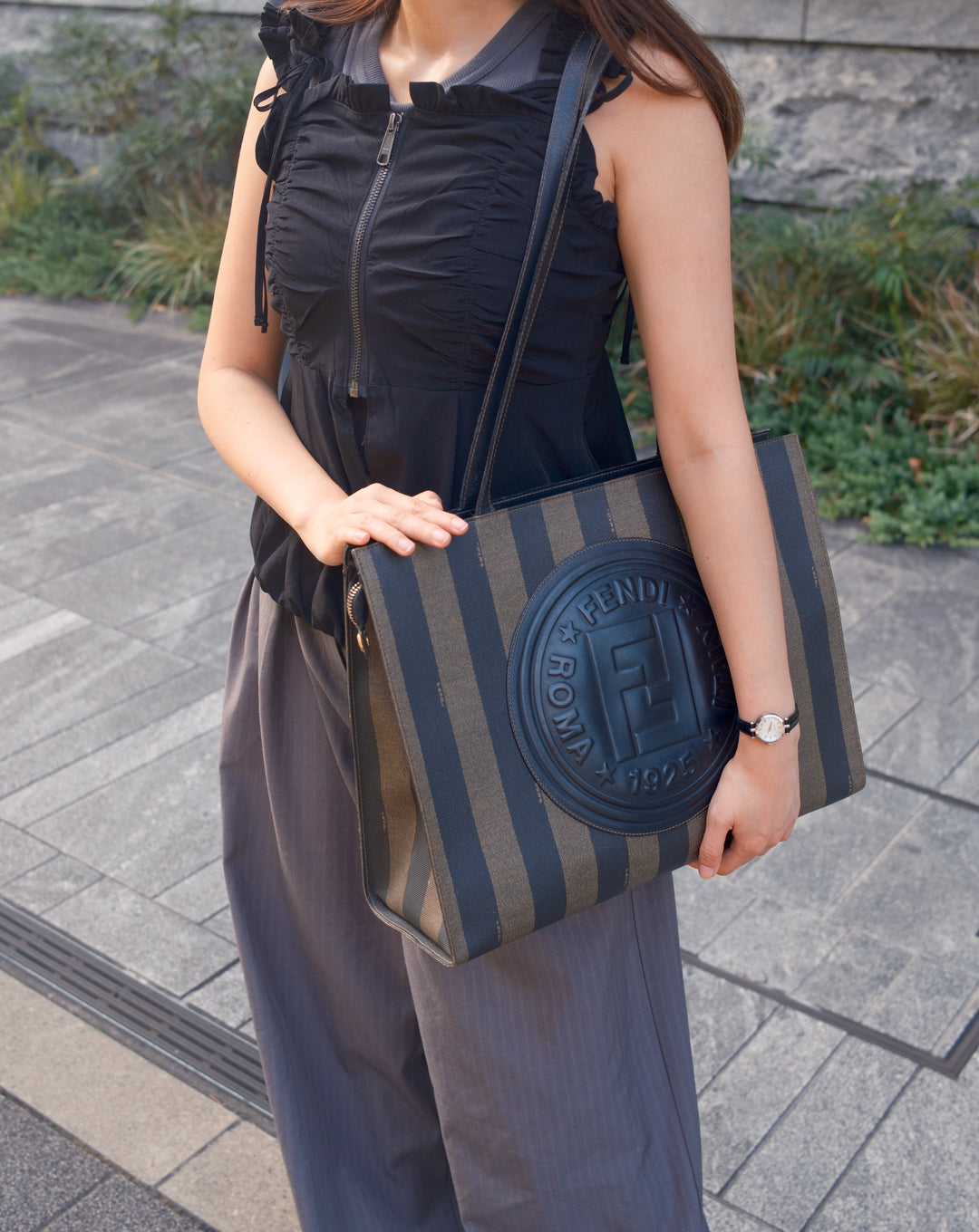 Fendi Pequin Tote Bag 🖤🤎｜Iconic Pequin Stripes × Structured Silhouette × Laptop-Friendly Capacity