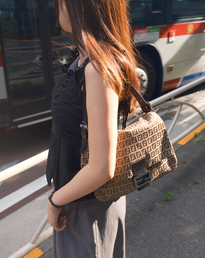 Fendi Mamma Baguette Zucca Shoulder Bag 🤎｜Iconic FF Monogram・Statement Buckle・Vintage Favorite
