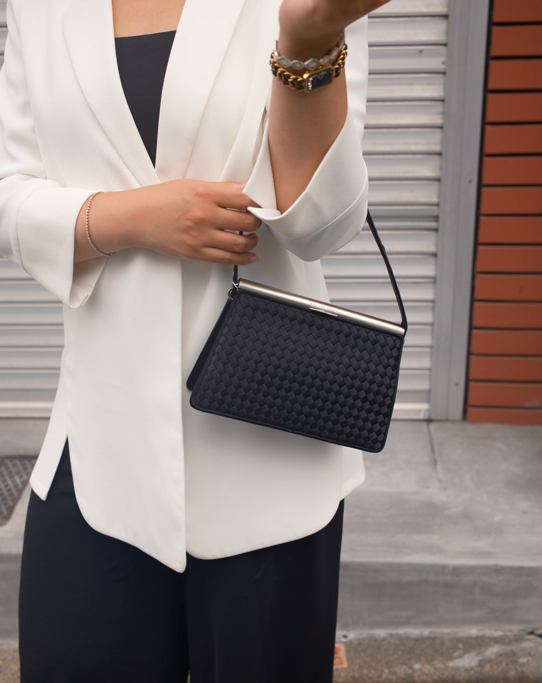 Bottega Veneta Intrecciato Satin Shoulder Bag 🖤🩶｜Satin Weave × Black & Silver × Sleek Silhouette