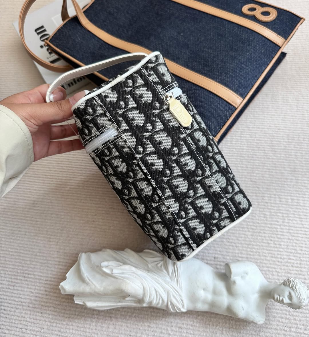 DIOR No.2 Monogram Vanity Bag（Black & White）｜Compact Charm × Iconic Monogram 🖤🤍