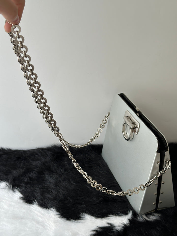 Salvatore Ferragamo Gancini Metal Box Chain Bag 🩶✨｜Iconic Gancini Hardware・Structured Box Design・Collectible Piece