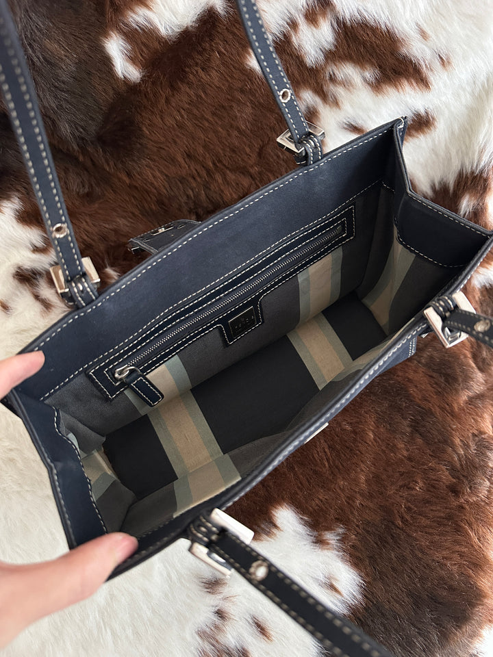 Fendi Enamel Logo Small Tote Bag 💙✨｜Rare Enamel Buckle・Contrast Stitching・Chic Compact Size