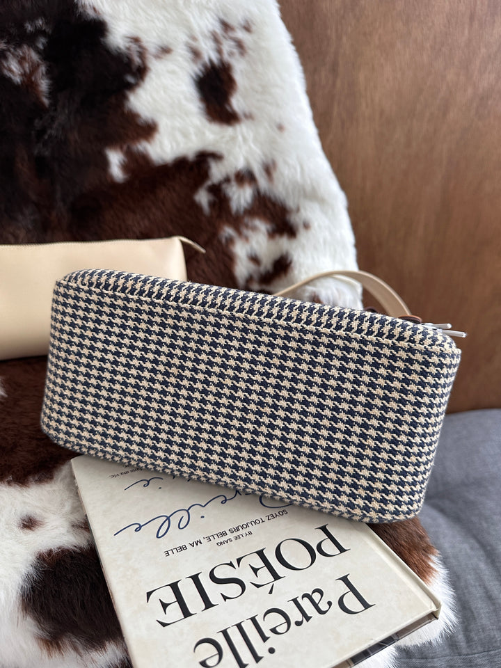 Givenchy Houndstooth Shoulder Bag 🖤✨｜Iconic Gold Hardware・Lightweight Canvas・With Pouch Set