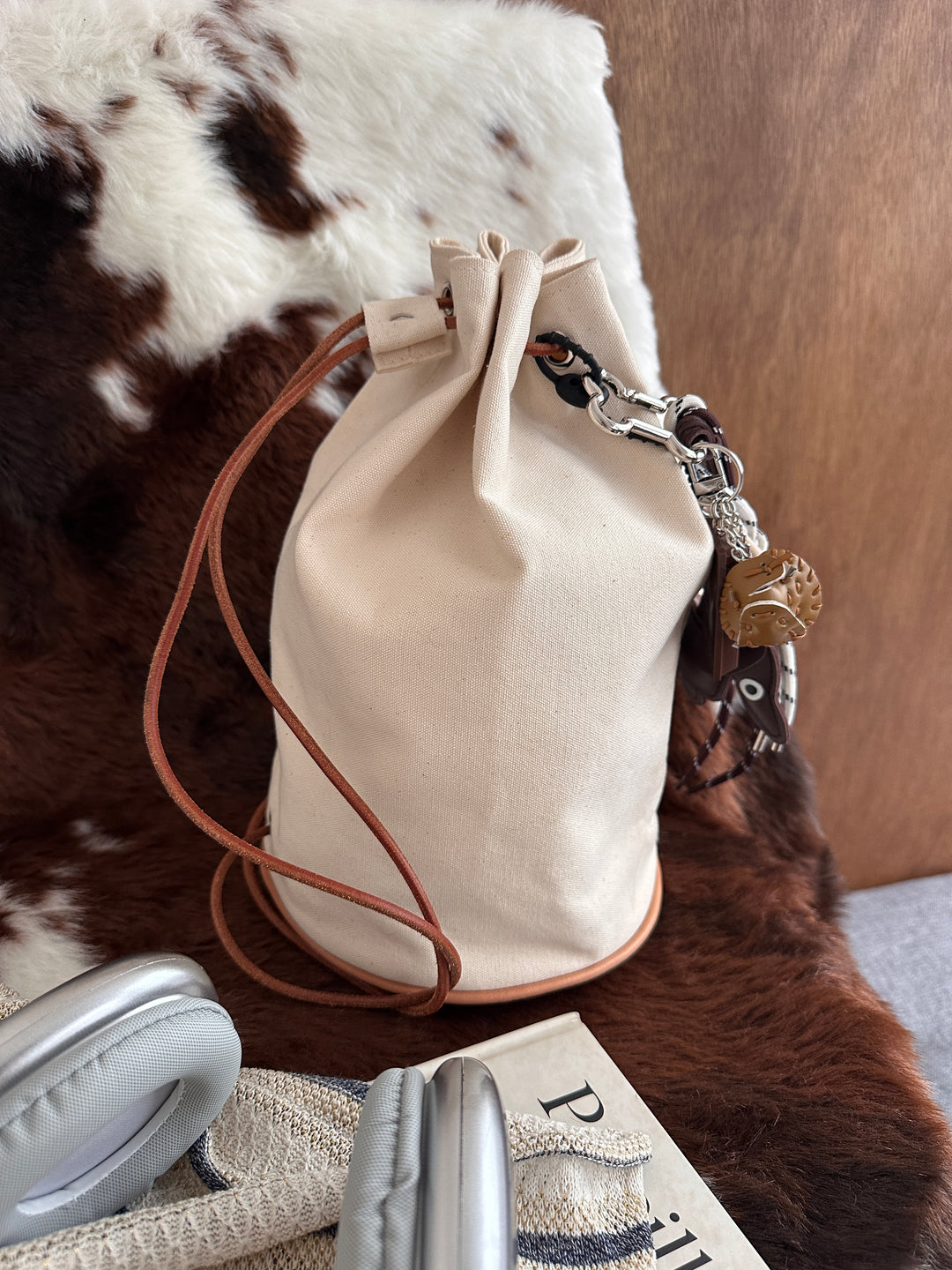Hermès Small Bucket Bag 🤍✨｜Minimal Canvas Design・Lightweight Carry・Everyday Essential