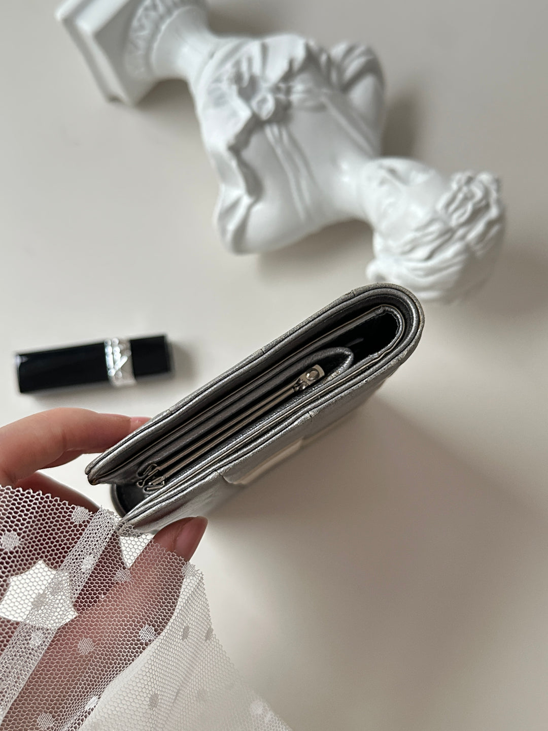 Chanel Patchwork Quilted Long Wallet 🤍💛｜Metallic Lambskin・Rare Colorblock Design・Iconic CC Detail