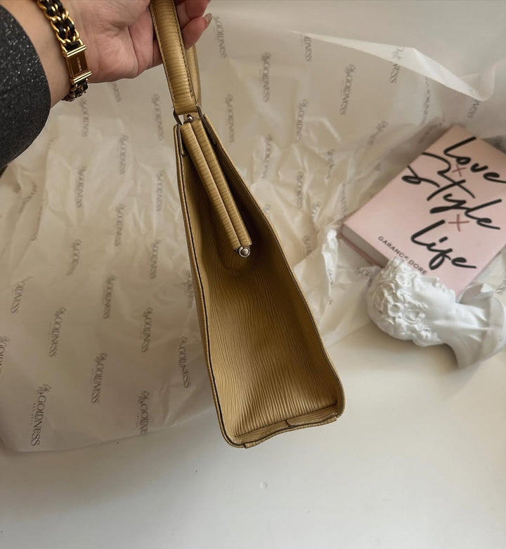 FENDI Kisslock Epi Leather Top Handle Bag（Beige）｜Vintage Charm × Timeless Utility ✨🍨