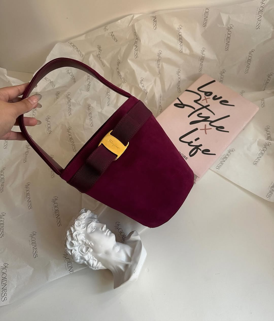 FERRAGAMO Burgundy Suede Bucket Bag｜Elegant Gift-Ready Tote 🎀