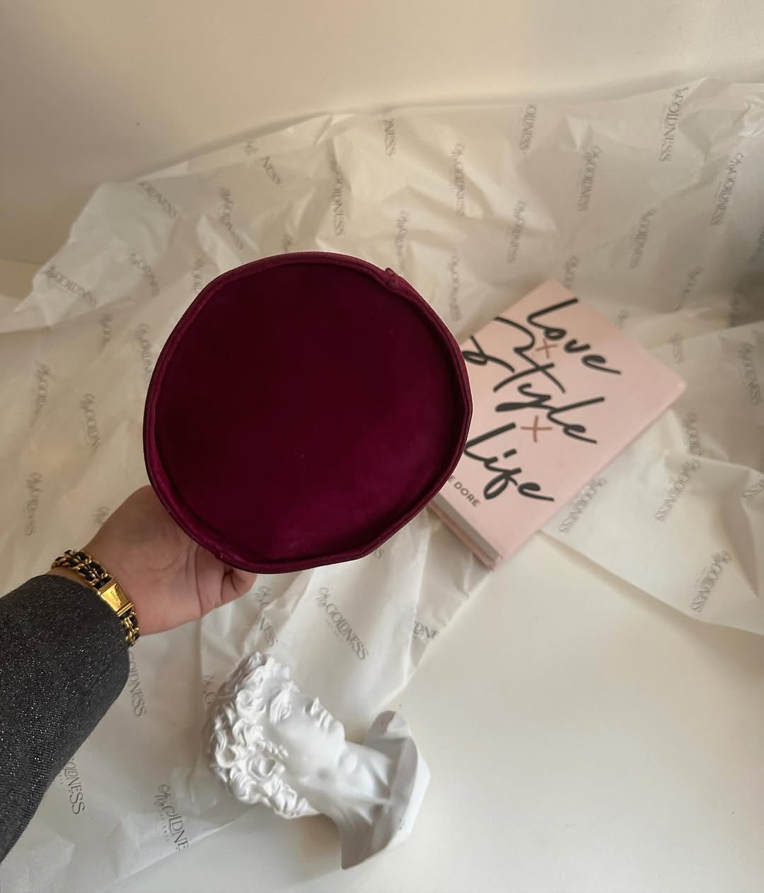 FERRAGAMO Burgundy Suede Bucket Bag｜Elegant Gift-Ready Tote 🎀