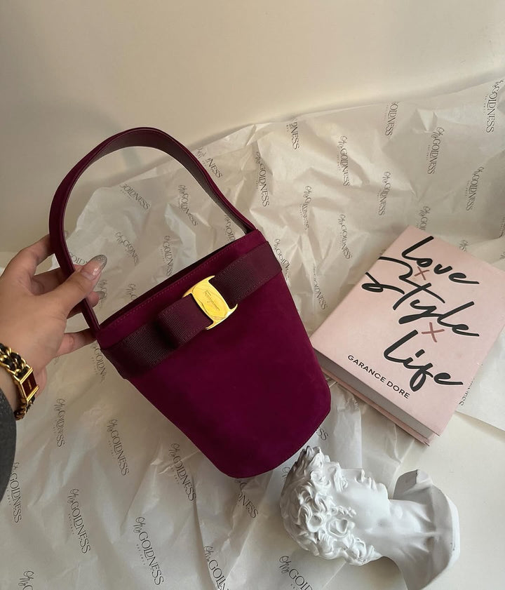 FERRAGAMO Burgundy Suede Bucket Bag｜Elegant Gift-Ready Tote 🎀