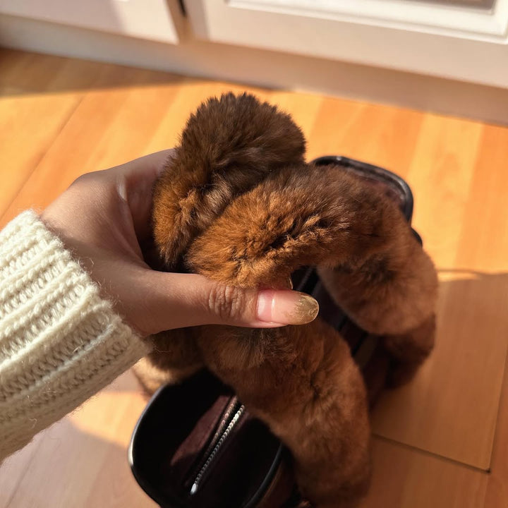 FERRAGAMO Teddy Bear Fur Handle Tote（Brown Suede & Rabbit Fur）｜Playful Warmth × Cozy Luxury 🐻🍂