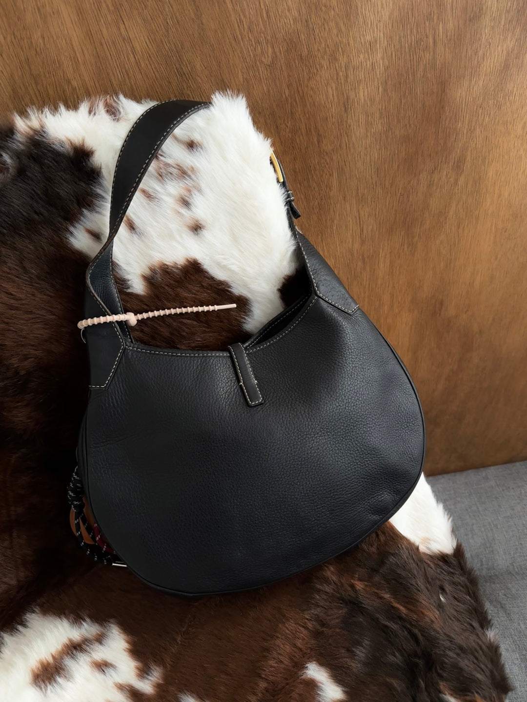 Ferragamo Large Gancini Hobo Bag 🧡🤎｜Oversized Horseshoe Logo × Lightweight Design × Spacious Everyday Carry