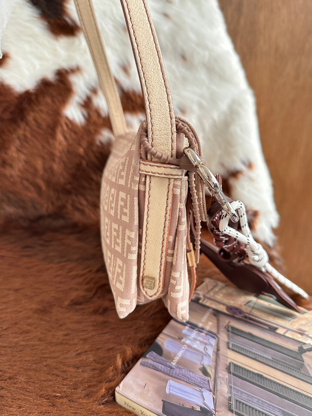 Fendi Mini Baguette 🤍🌸｜Dusty Rose FF・Triple Buckle Detail・Rare Cutie