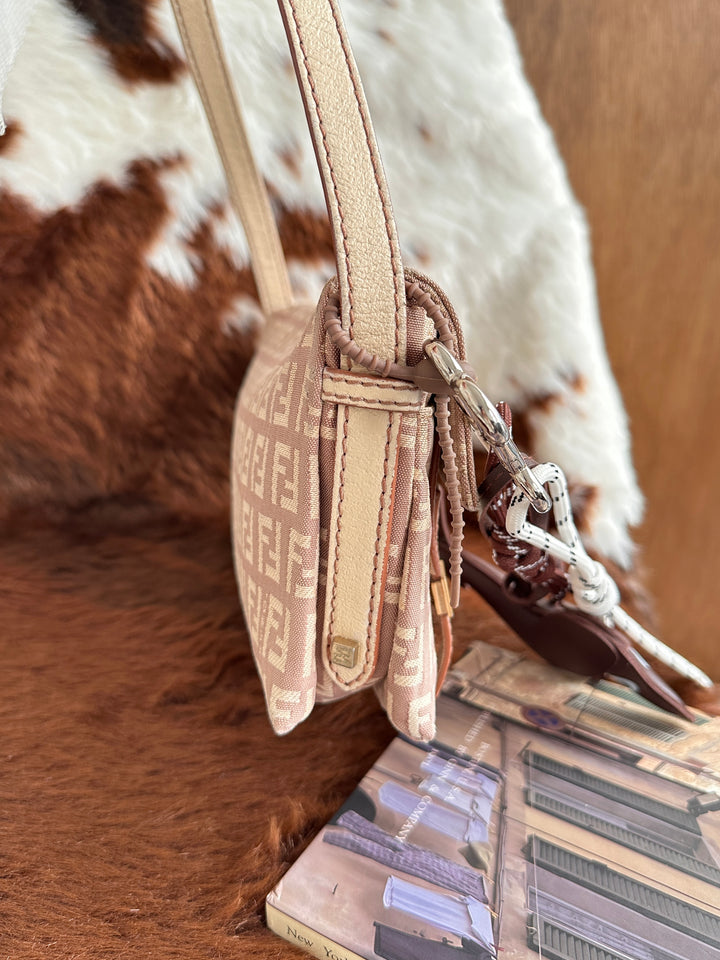 Fendi Mini Baguette 🤍🌸｜Dusty Rose FF・Triple Buckle Detail・Rare Cutie