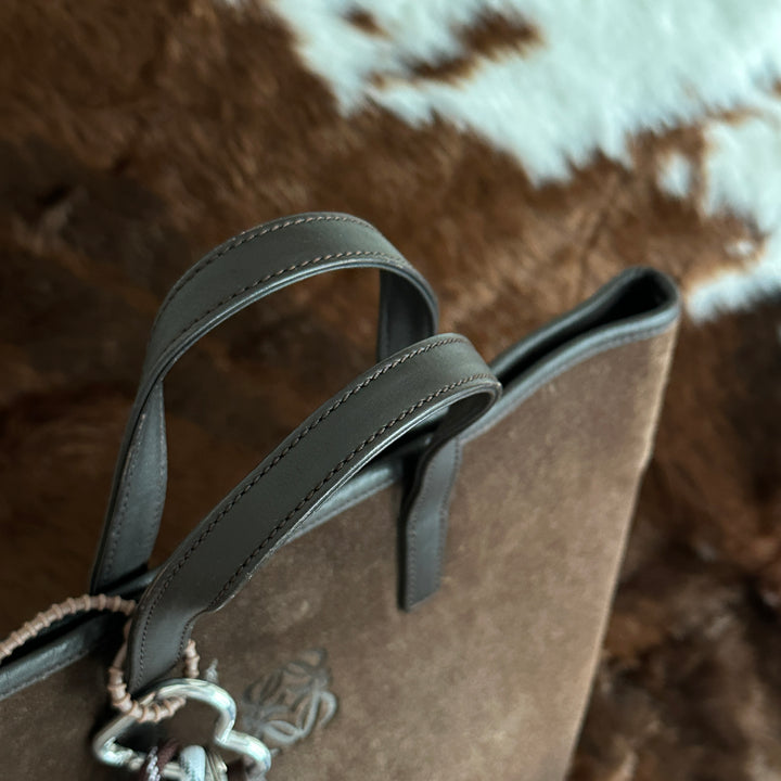 Loewe Suede Tote Bag 🍫｜Rich Chocolate Suede × Oversized Loewe Logo × Spacious Everyday