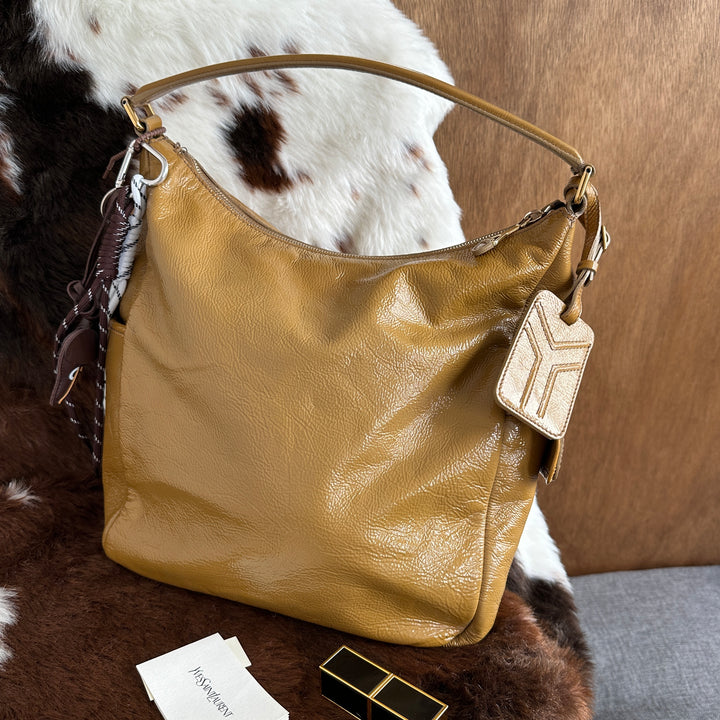 Yves Saint Laurent Camel Leather Shoulder Bag 🤎｜Soft Grained Leather × Elegant Slouchy Silhouette × Timeless Minimal Design