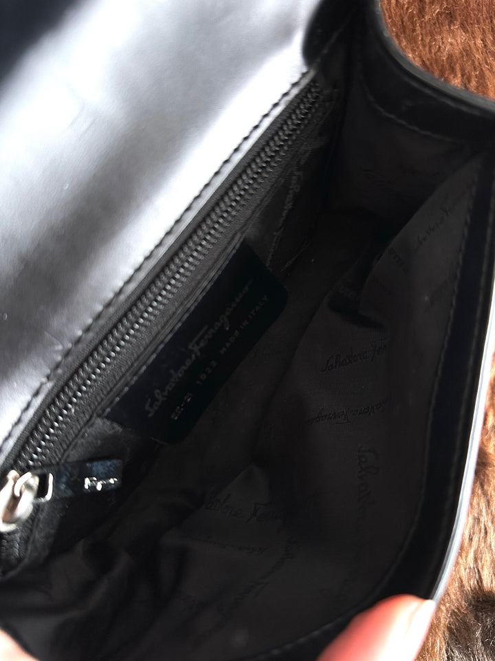 Ferragamo Suede Mini Baguette Bag 🖤｜Statement Silver Buckle × Sleek Shoulder Style × Compact Yet Practical