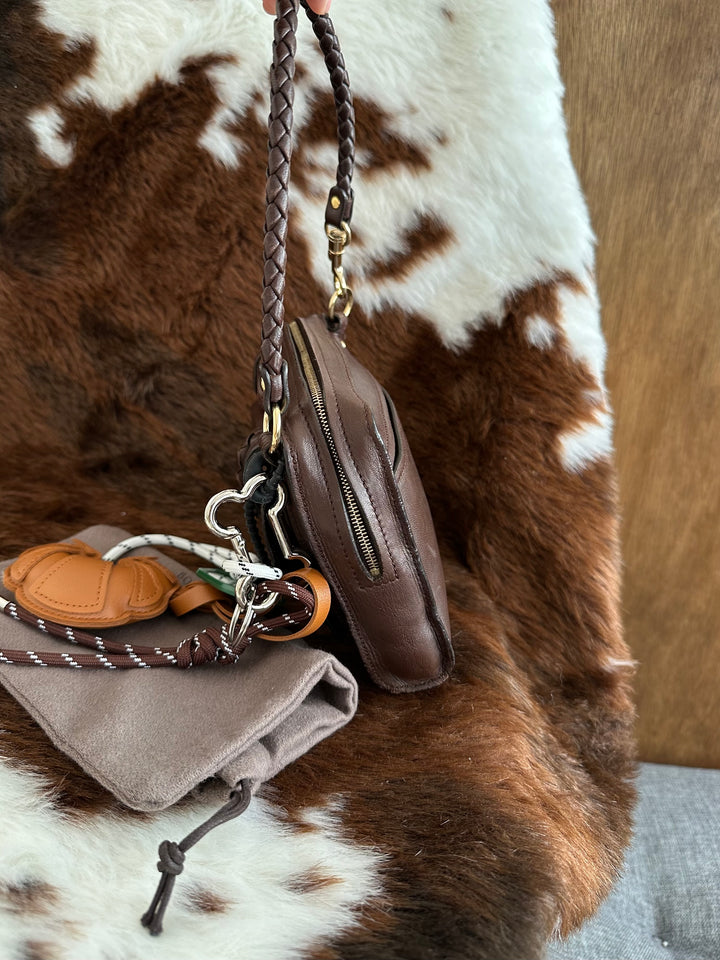Bottega Veneta Mini Shoulder Bag 🤎✨｜Braided Handle Detail・Compact Yet Spacious・Convertible Carry
