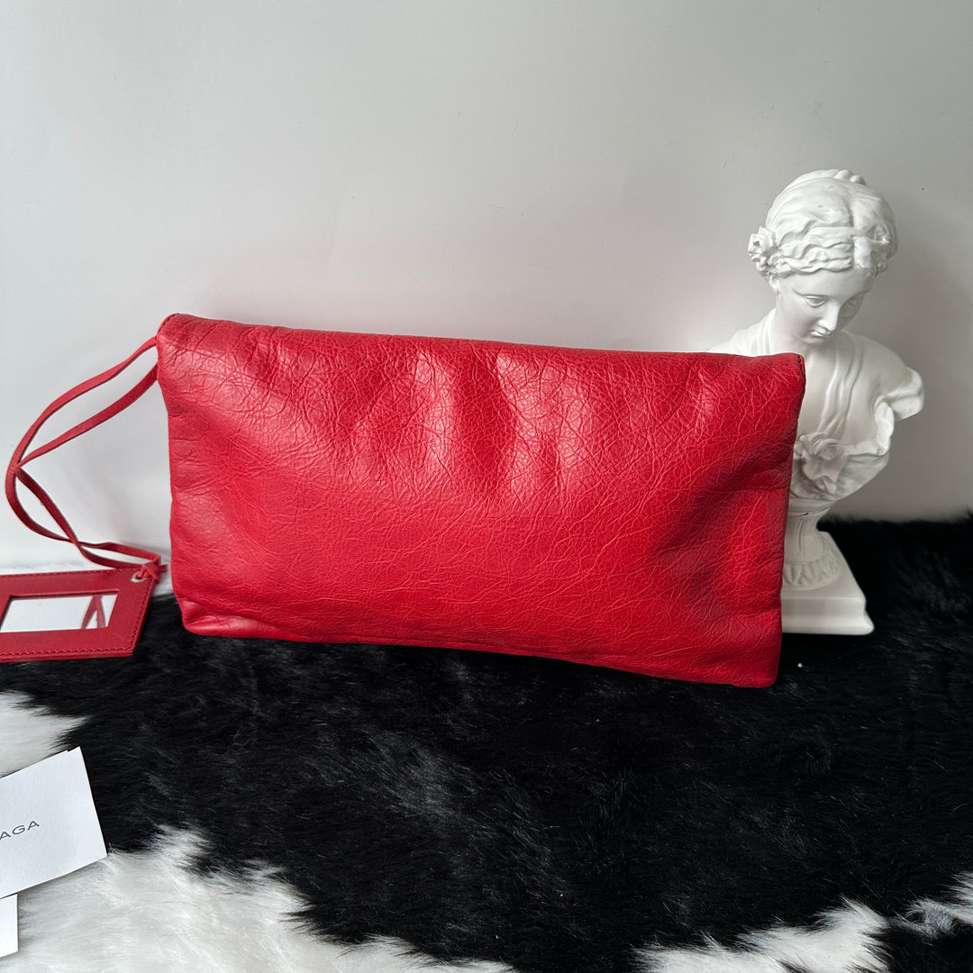 Balenciaga City Clutch Bag ❤️｜Iconic Giant Stud Hardware × Classic Motorcycle Design × Statement Red Leather
