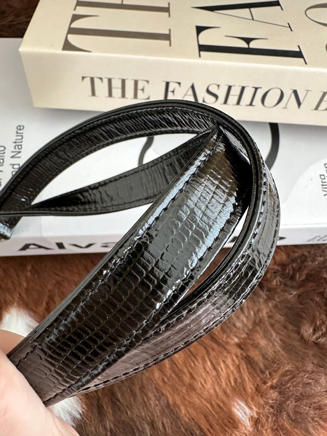 Givenchy 4G Lizard-Embossed Top Handle Bag 🖤😍｜Glossy Lizard Texture × Minimalist 4G Logo × Japanese-Inspired Chic