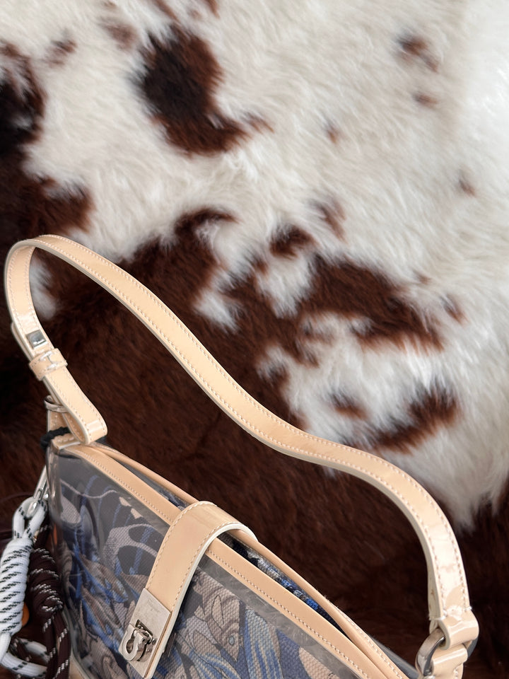 Salvatore Ferragamo Ocean Series Baguette Bag 🌊✨｜Transparent Overlay Design・Detachable Inner Pouch・Fresh Summer Style