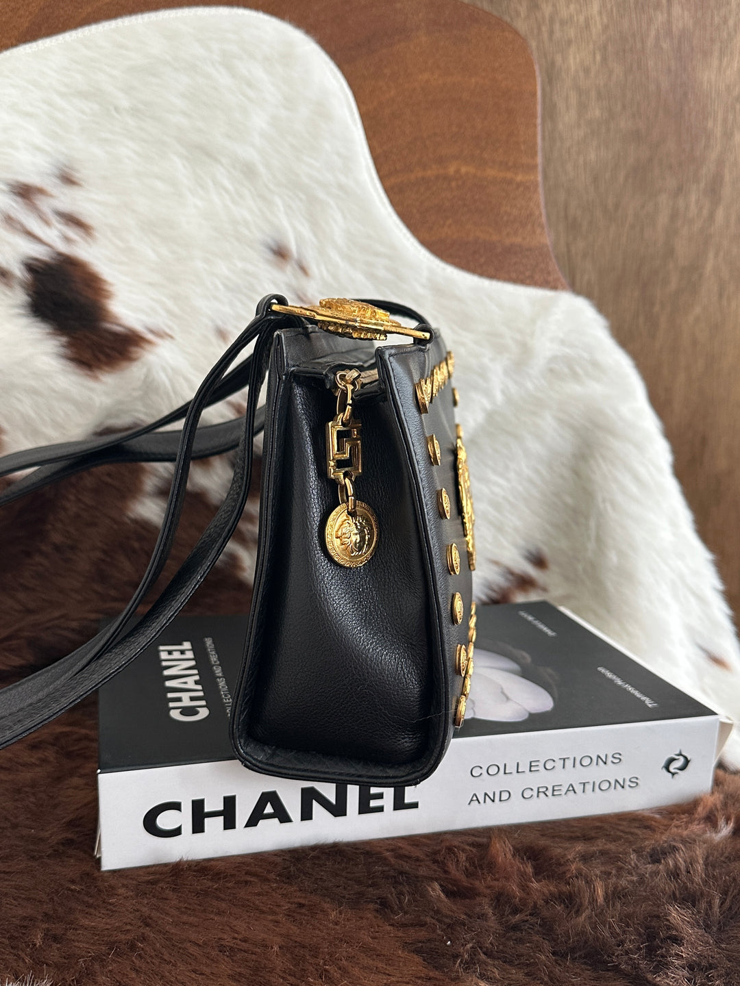 Versace Vintage Medusa Shoulder Bag 🖤✨｜Iconic Medusa Emblem × Gold Stud Detailing × Rare Collector’s Piece