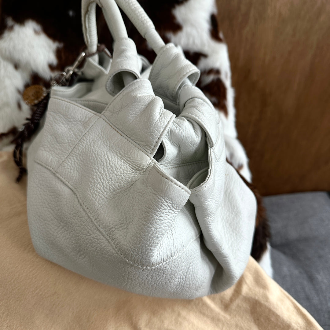 LOEWE Calfskin Cloud Bag 🤍｜Supple Calf Leather × Spacious Capacity × Rare Soft White Tone