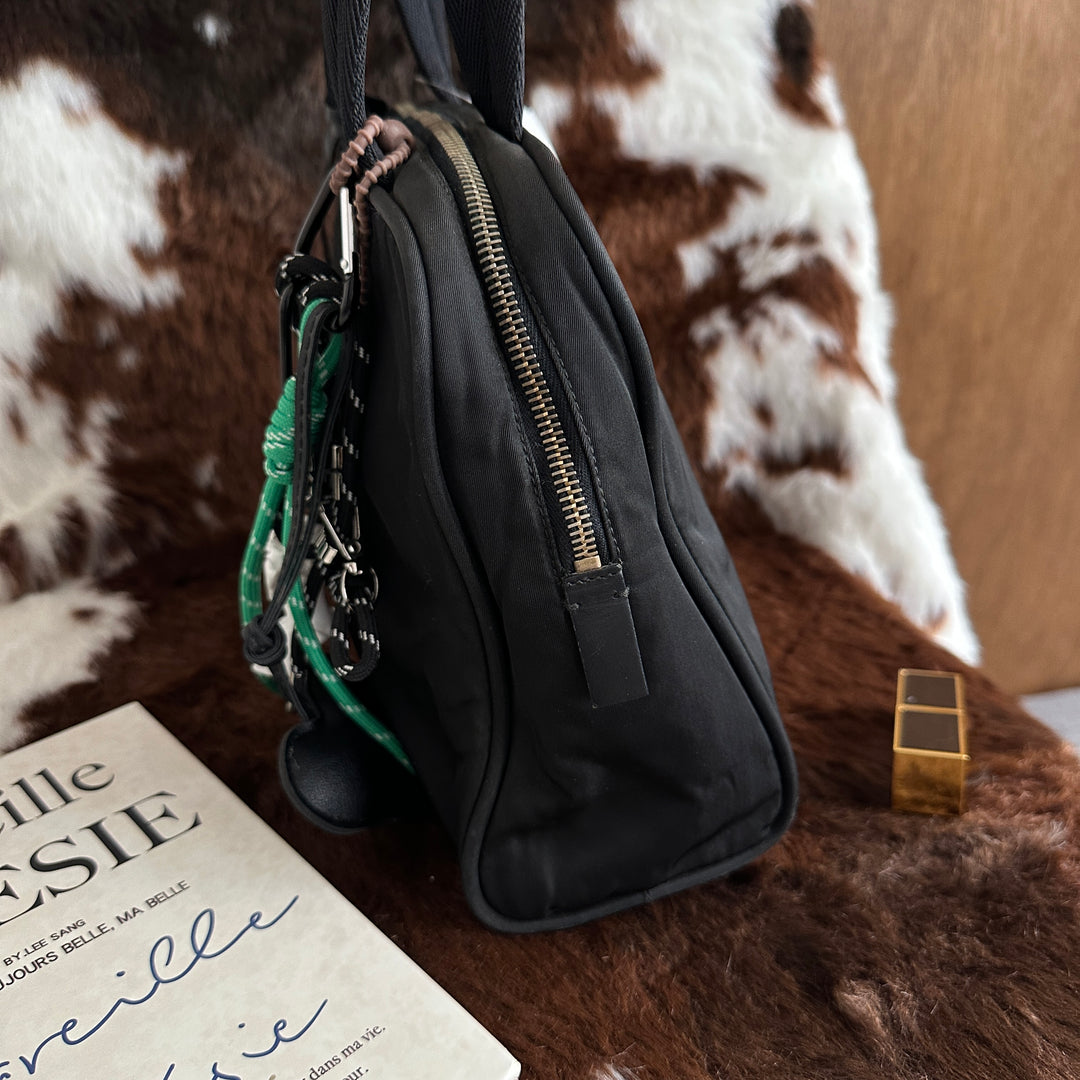 PRADA Nylon Small Tote Bag 🖤｜Black & Gold Details × Lightweight Nylon × Everyday Versatility