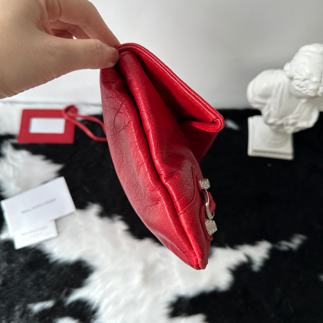 Balenciaga City Clutch Bag ❤️｜Iconic Giant Stud Hardware × Classic Motorcycle Design × Statement Red Leather
