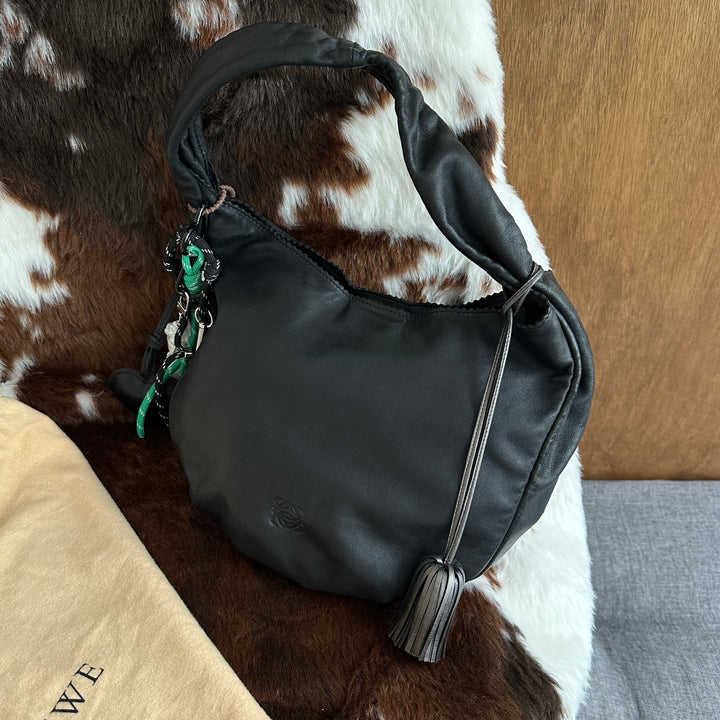 Loewe Lambskin Hobo Bag 🖤｜Soft Lambskin Leather × Relaxed Silhouette × Effortless Everyday
