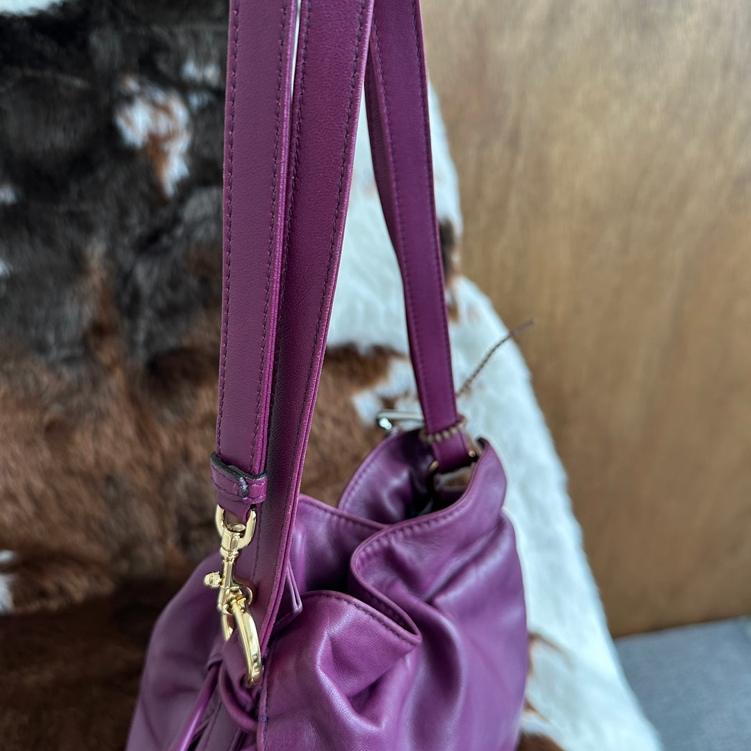 Loewe Lambskin Drawstring Bag 💜｜Soft Lambskin Leather × Elegant Vintage Style × Versatile Carry