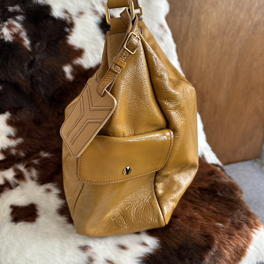 Yves Saint Laurent Camel Leather Shoulder Bag 🤎｜Soft Grained Leather × Elegant Slouchy Silhouette × Timeless Minimal Design