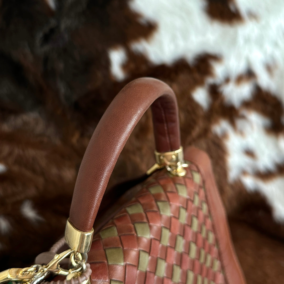 Bottega Veneta Intrecciato Top Handle Bag 🤎｜Signature Intrecciato Weave × Rich Brown & Khaki Leather × Elegant Top Handle