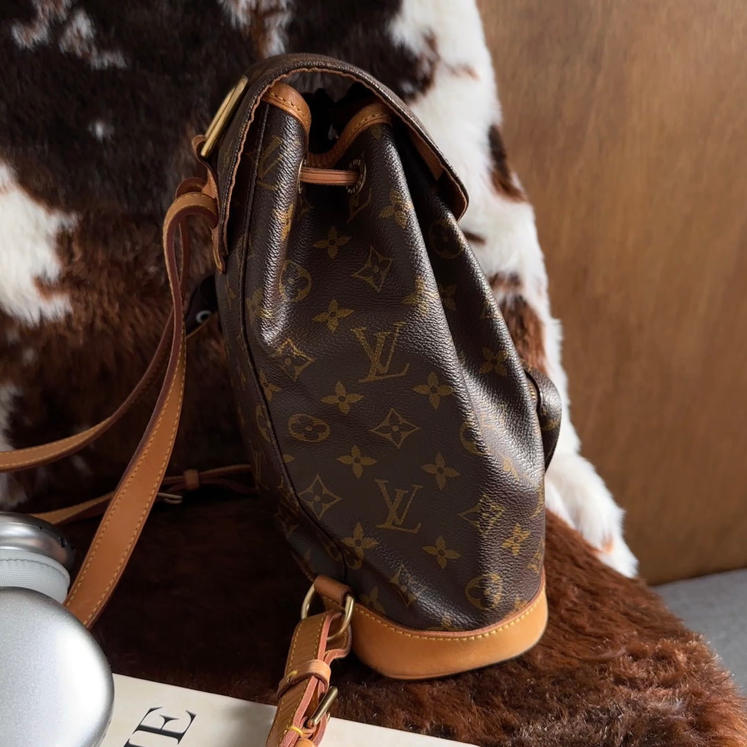 Louis Vuitton Monogram Backpack 🤎｜Iconic Monogram Canvas × Classic Drawstring Flap × Great Value Vintage Find
