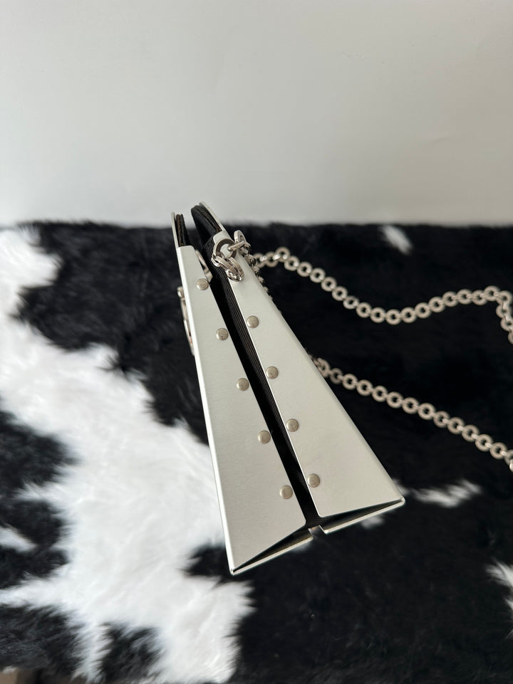 Salvatore Ferragamo Gancini Metal Box Chain Bag 🩶✨｜Iconic Gancini Hardware・Structured Box Design・Collectible Piece