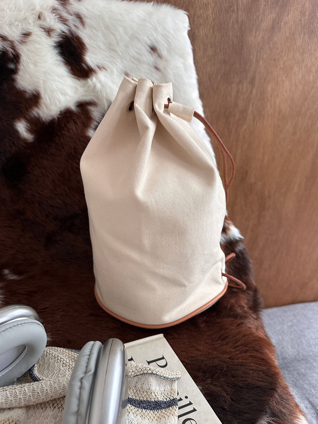 Hermès Small Bucket Bag 🤍✨｜Minimal Canvas Design・Lightweight Carry・Everyday Essential